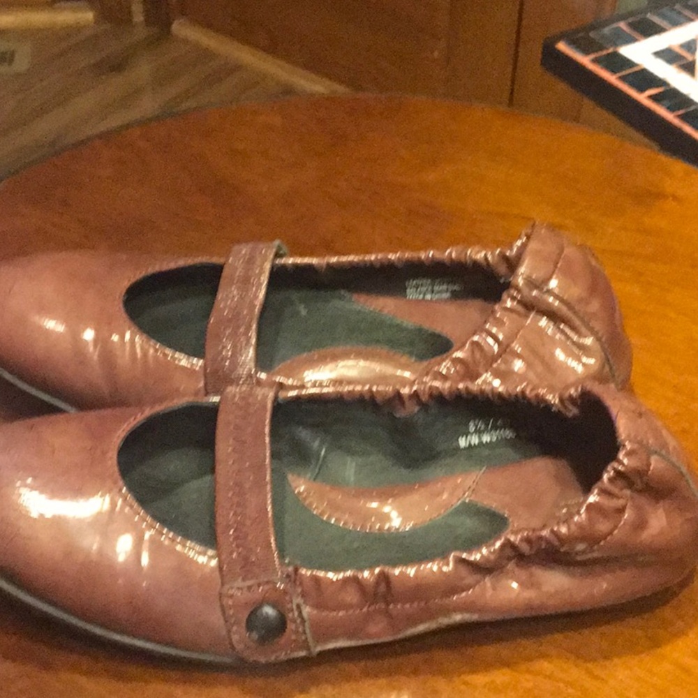 Born woman’s shoes